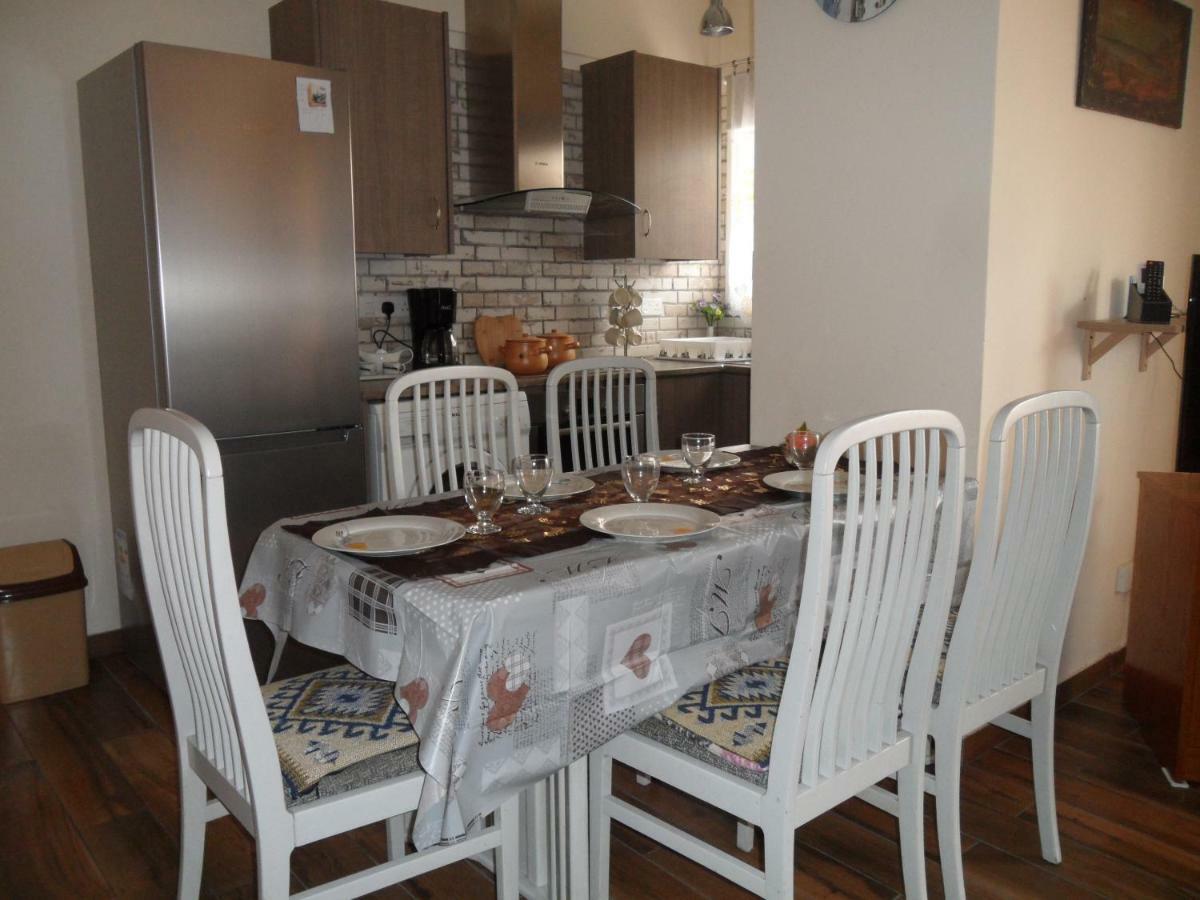 Sunshine Apts, Two Bedroom , Free Internet, No 3 Ayia Napa Eksteriør billede